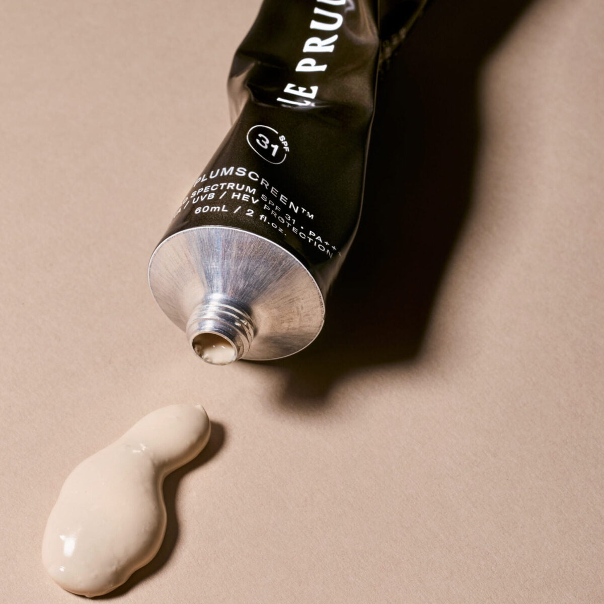 Le Prunier Plumscreen Sonnencrème Le Prunier Plumscreen closeup