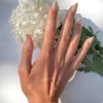 Karolin-van-Loon_Jardin_de_Lys_Nailpolish_Hand